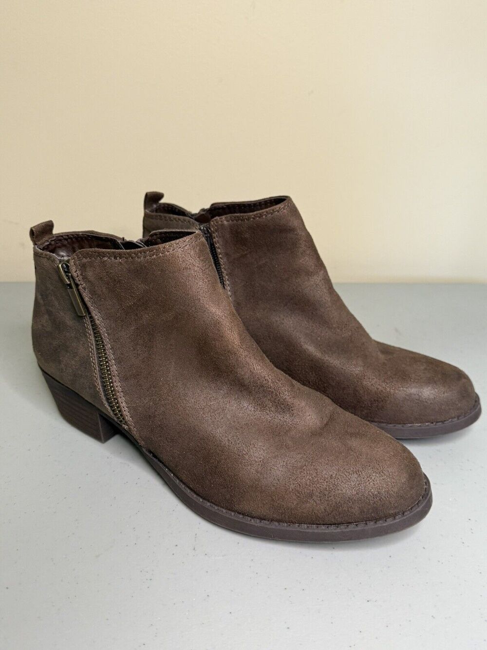 Carlos Boots Womens 9 M Brianne Ankle Booties Brown Side Zipper Low Heels